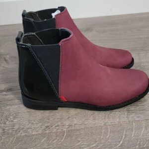 Girls booties by Marc Joseph size 12 NEW